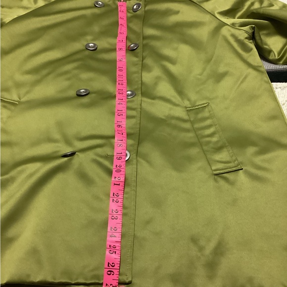 Preloved Guillaume  coat in a beautiful chartreuse green. - Picture 7 of 11